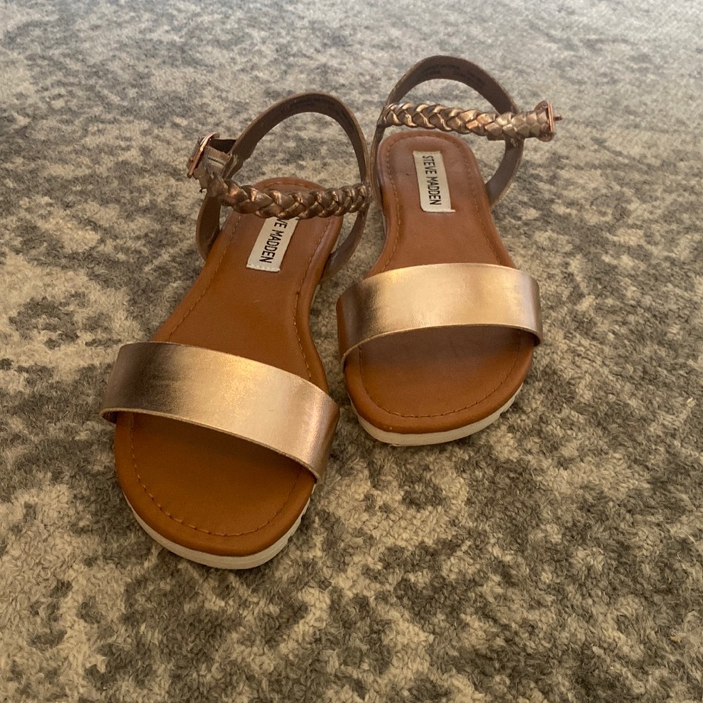 Rose Gold Steve Madden Size 3 Girls Sandals